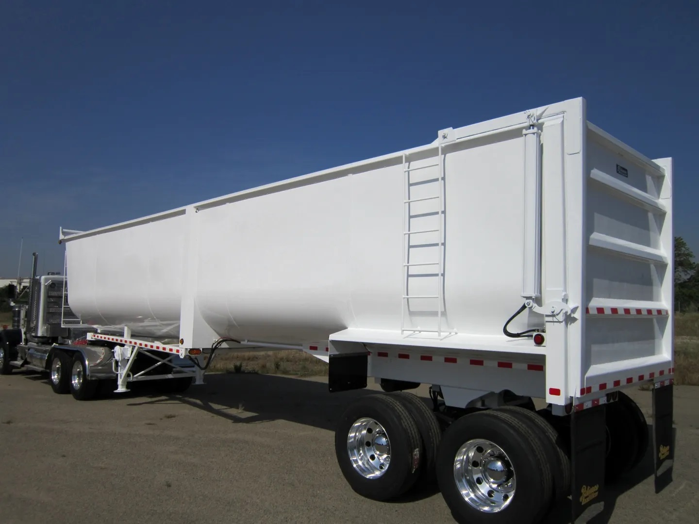 American Carrier Equipment Trailer Sales